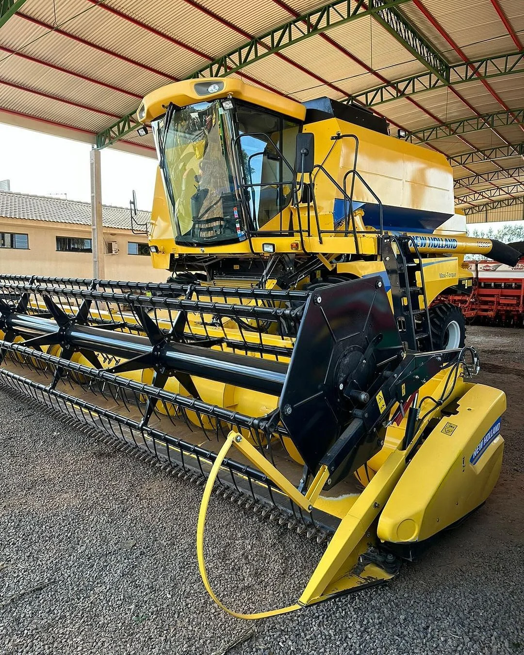 COLHEITADEIRA NH TC 5090 - FUNC.