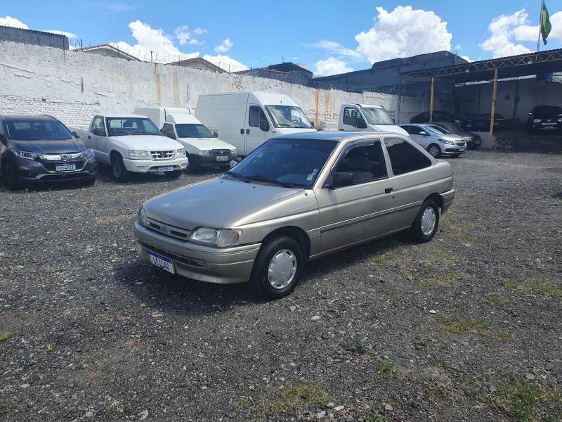 Ford Escort L 1.8i 1993/1994 – Dourado – Gasolina – Funcionando