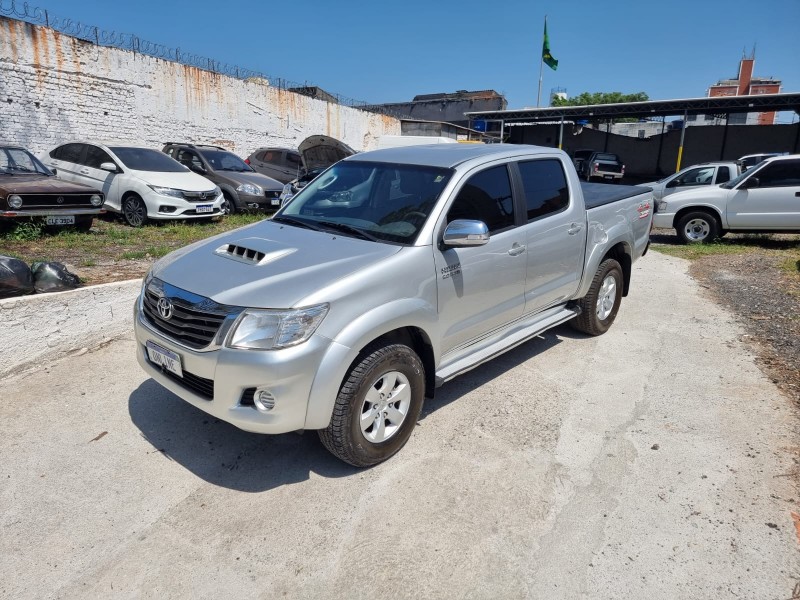 Toyota Hilux CD 4x4 SRV 3.0 TDI Diesel 2013 – Prata – Funcionando