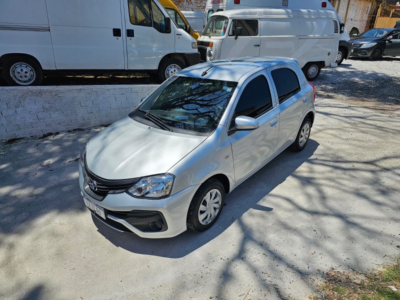 Toyota Etios Hatch X 1.3L Automático 2017/2018 – Prata – Funcionando