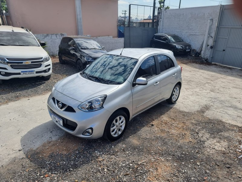 Nissan March 1.6 SV 2017/2018 – Prata – Flex (Álcool/Gasolina) – Funcionando