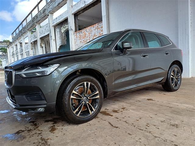 VOLVO XC60 D5 MOMENTUM 2019/2020